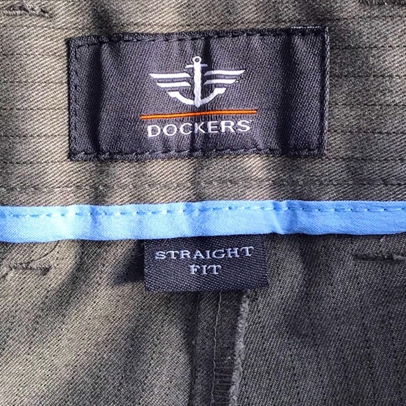 Dockers Khaki Striped Chinos Flat Front Straight Fit  Size 36 Waist 32 Length - Picture 4 of 8